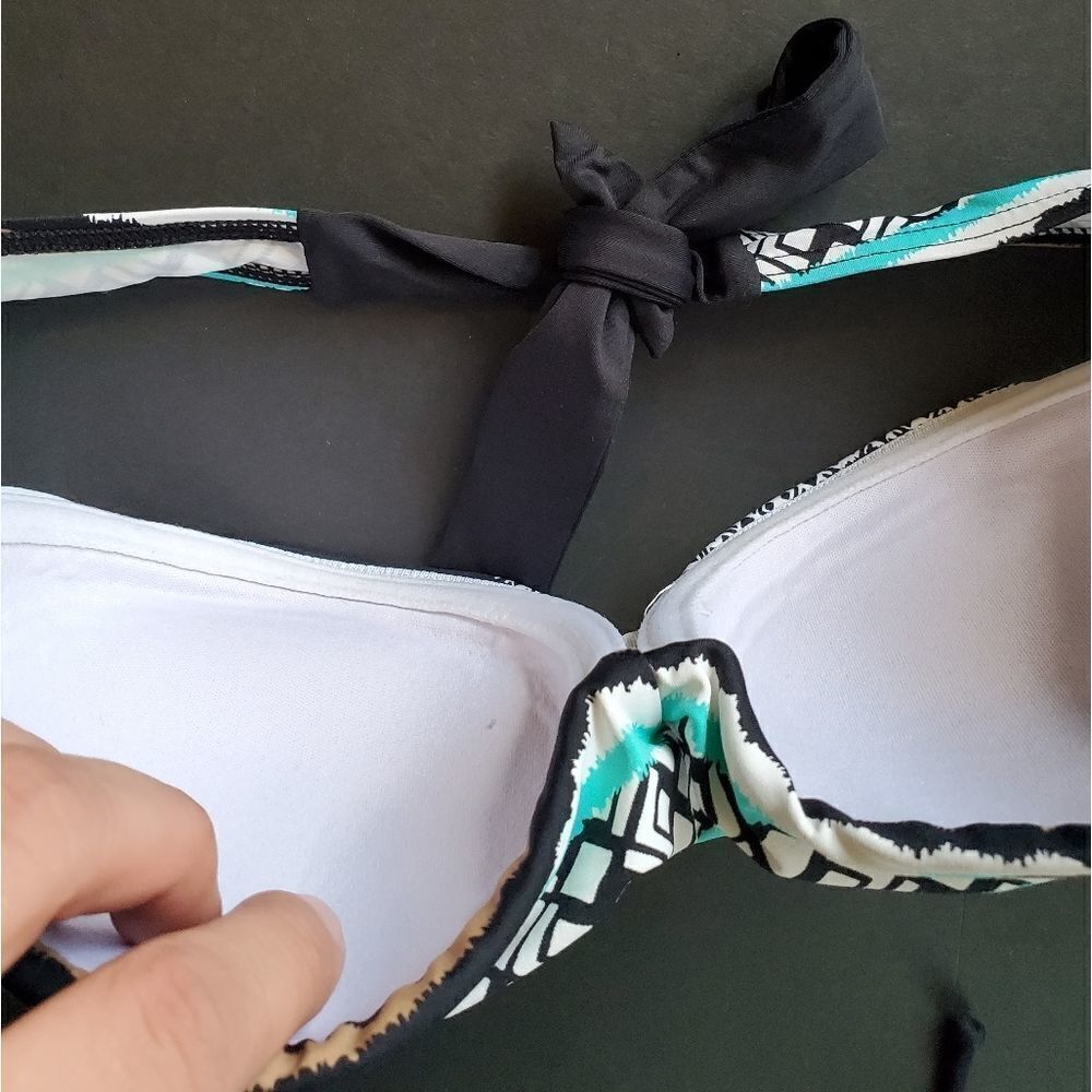 Venus Aztec Bikini Top - Picture 4 of 7
